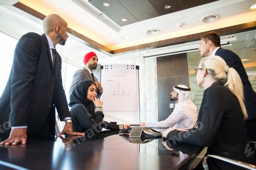 Preview: Business team in Dubai
