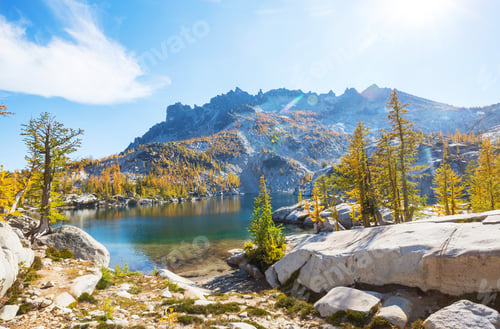 Preview: Alpine lake
