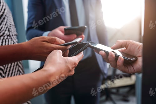 Preview: People sharing media files