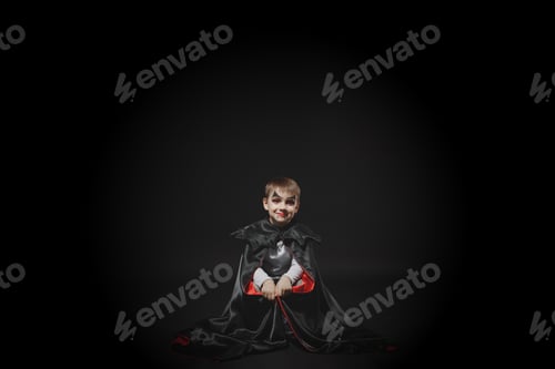 Preview: Halloween vampire boy smiling