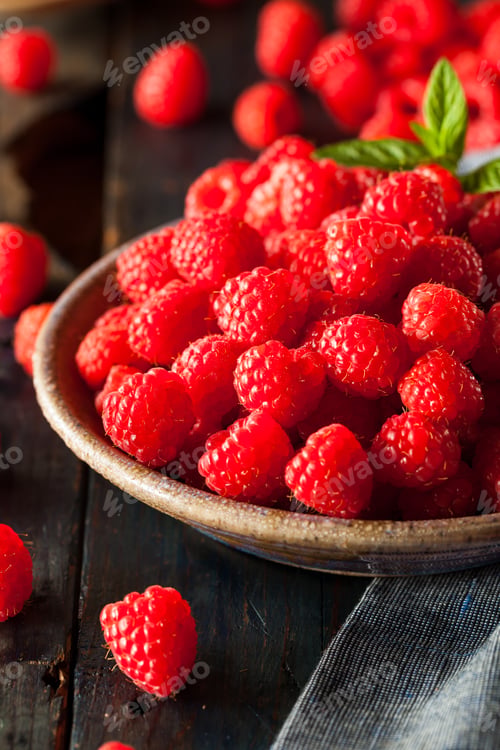 Preview: Fresh Organic Raw Raspberries