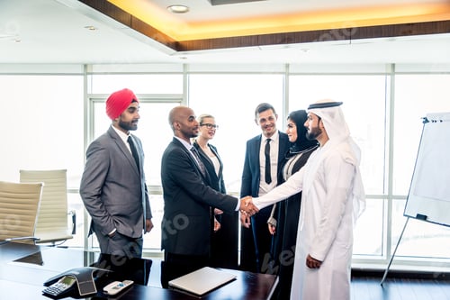 Preview: Business team in Dubai