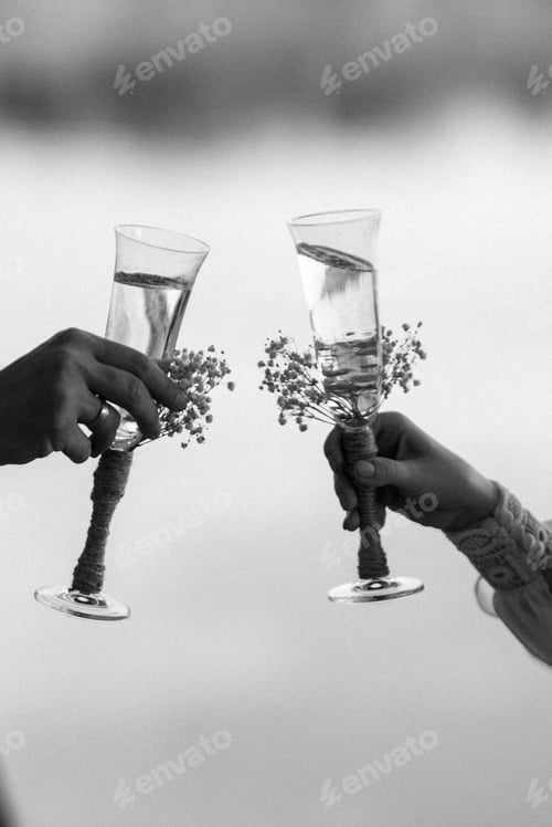 Preview: wedding glasses for wine and champagne