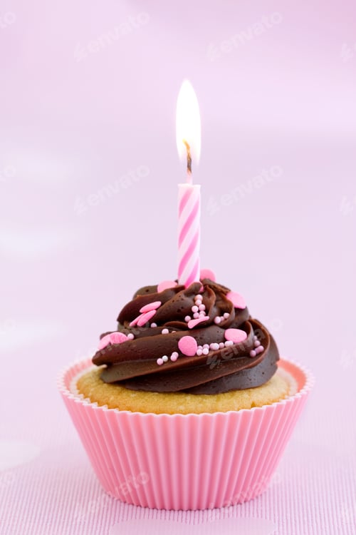 Preview: Pink birthday cupcake