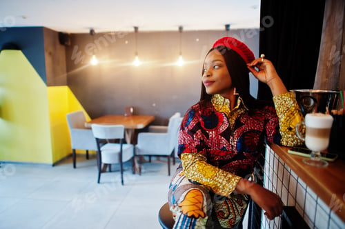 Preview: Beret woman