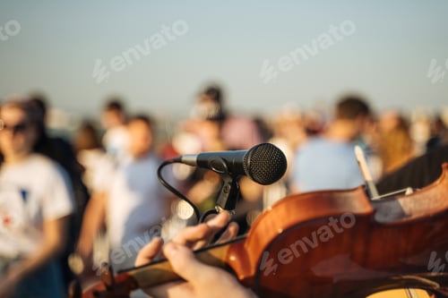 Preview: Retro microphone for outdoor concert party