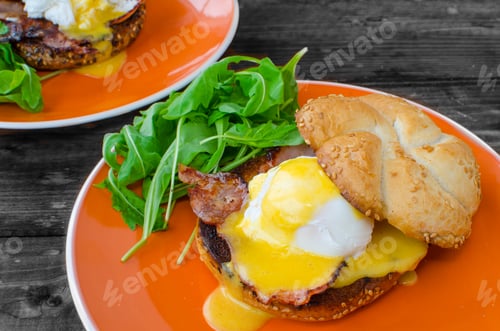 Preview: English muffin with bacon, egg benedict