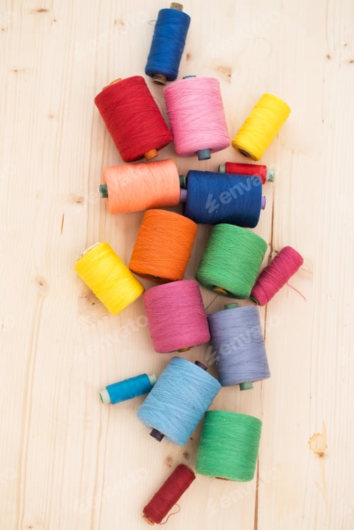 Preview: Colorful threads on the table