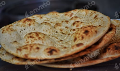 Preview: Arab Flat Bread
Fresh out of the oven
Common bread in The Middle East
Local bakery
Wheat flour