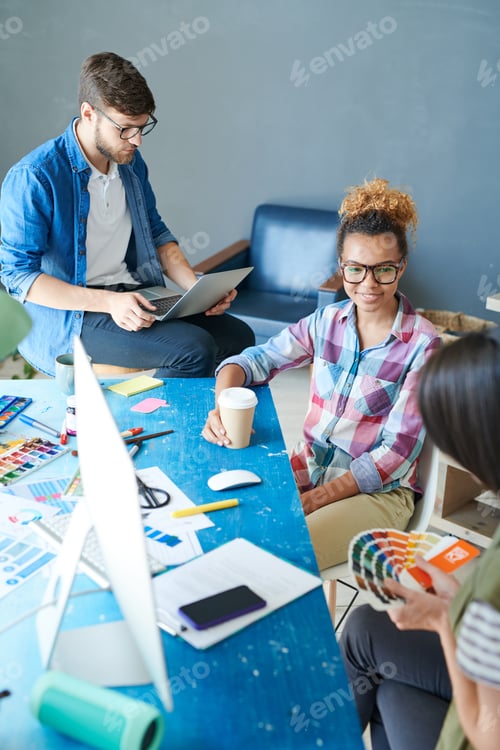 Preview: Creative Designers in Office
