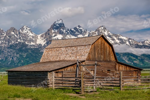 Preview: Old barn in Grand Teton Mountains