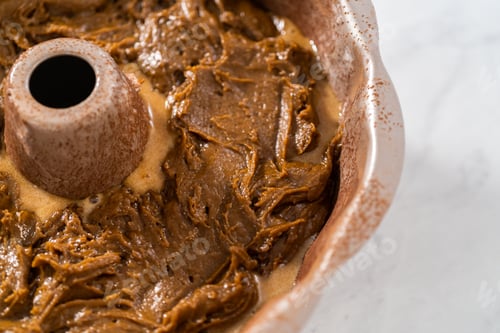 Preview: Gingerbread bundt cake with caramel filling