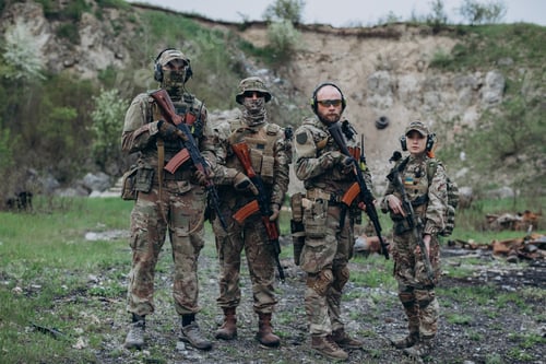 Preview: A group of four Ukrainian soldiers practicing at the range