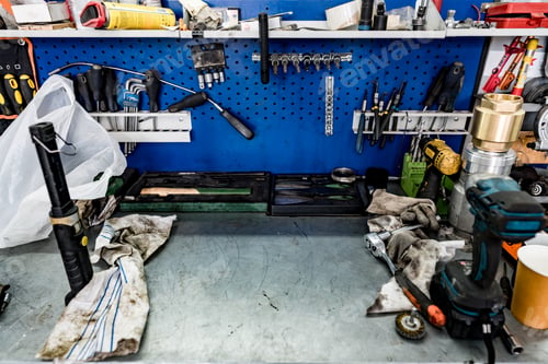 Preview: Large workbench with tools at station for vehicle technical servicing