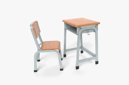 Visualização: Conjunto de mesa e cadeira escolar vintage