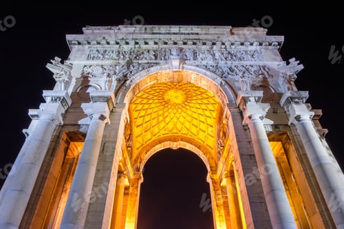 Preview: Victory Arch at night