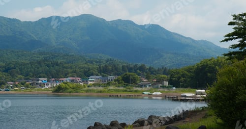 Preview: Beautiful lake and mountain in Japan