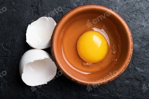 Preview: Chicken yolk from broken organic egg
