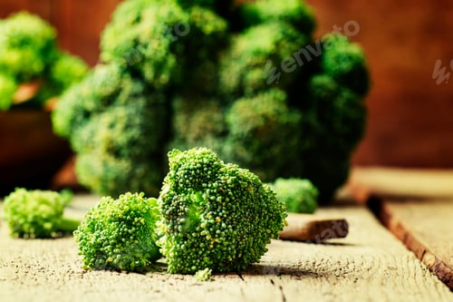 Preview: Pieces of broccoli, rustic style
