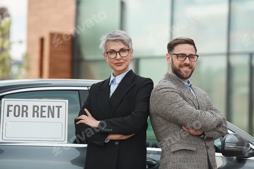 Preview: Business people renting the car