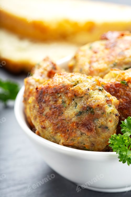 Preview: Romanian meatballs called chiftele