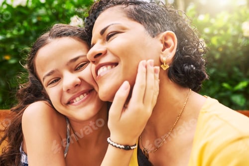 Preview: Bonding with mom