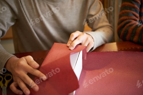 Preview: Wrapping presents