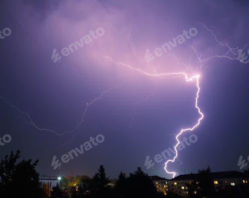 Preview: Lightning over the city