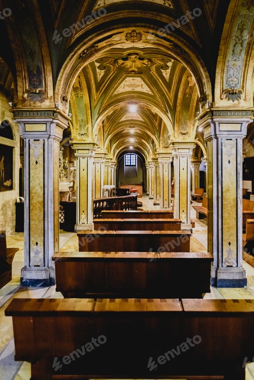 Preview: Columns of the crypt of the Cathedral Basilica of San Sabino in Bari.
