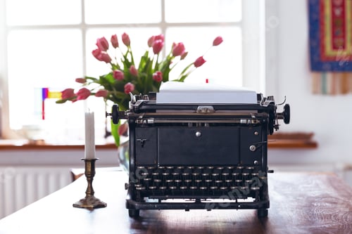 Preview: retro typewriter on the table