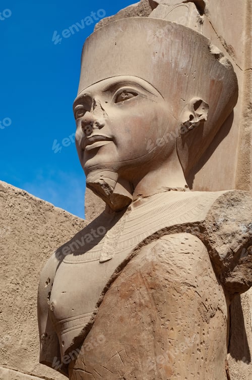 Preview: shot of the statue of queen Hatshepsut in the Temple of Karnak, Luxor, Egypt