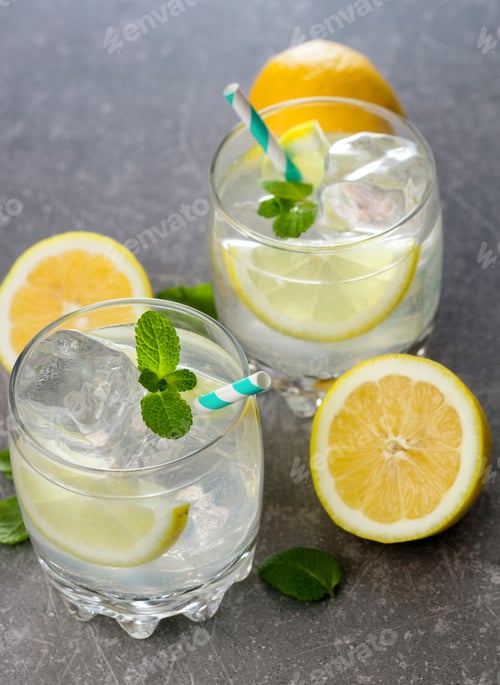 Preview: Refreshing Lemonade Drinks with Ice and Mint