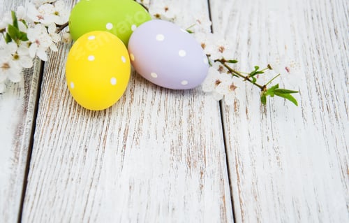 Preview: Easter eggs and spring blossom