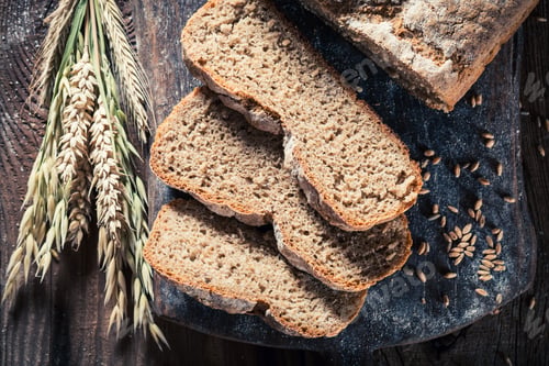 Preview: Fresh and healthy loaf of bread with whole grains
