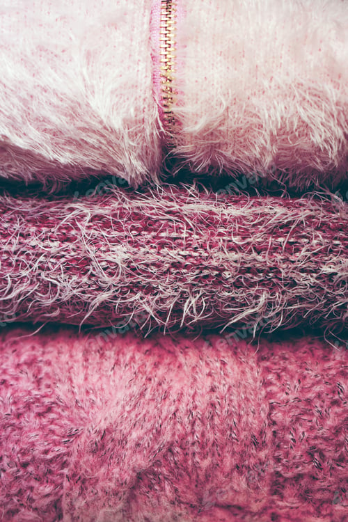 Preview: Beautiful woolen sweaters in pink tones