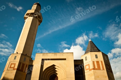 Preview: Edinburgh Central Mosque on blue sky background