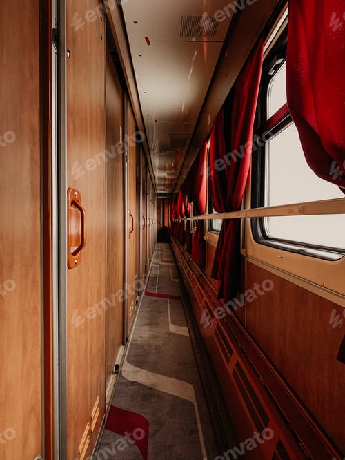Vista previa: travel by train / train wagon / retro style