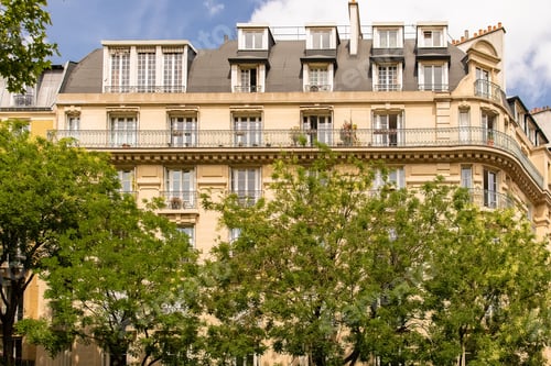 Preview: Paris, typical facade and windows