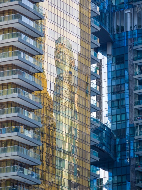 Preview: Skyscraper reflections on the windows in