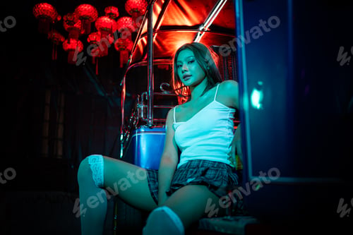 Preview: Asian young models pose for photoshoots, Women with the brilliant city lights theme