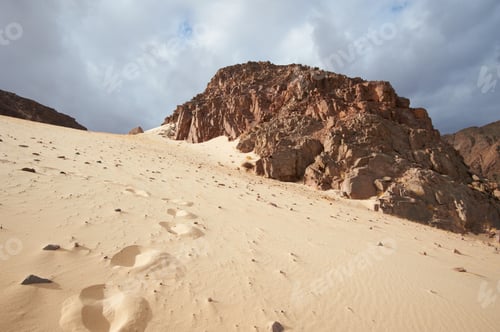 Preview: Valley in the Sinai desert with sand dunes and mountains