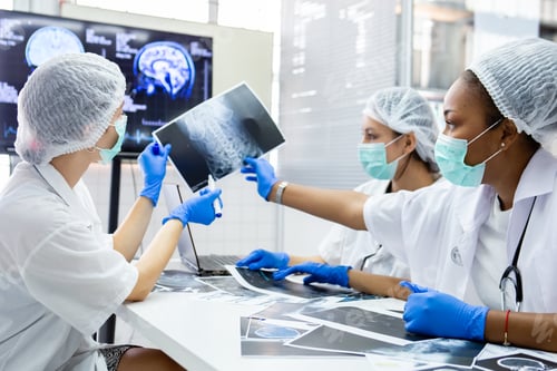 Preview: medical students studying human brain disease diagnosis through learning from X-ray film.