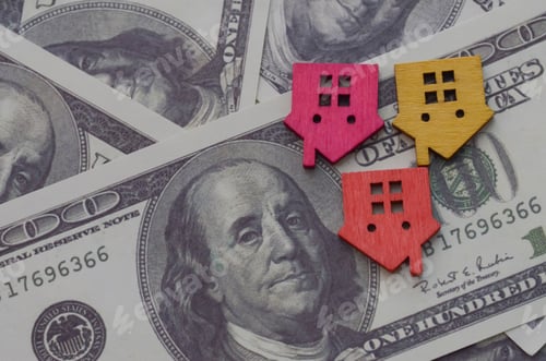 Preview: house symbolizes the downturn in property value and the challenges of the real estate market.