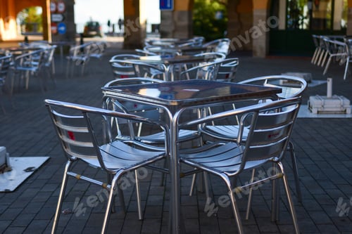 Preview: Metal tables and chairs
