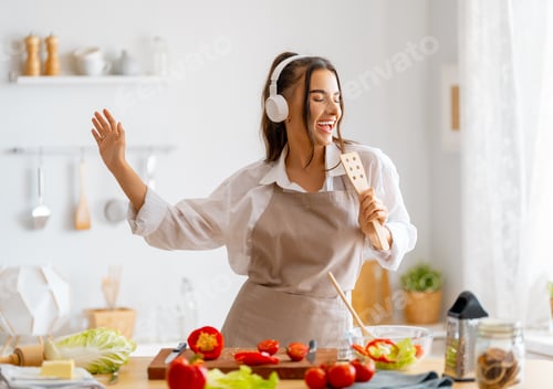 Preview: woman is preparing proper meal