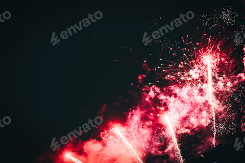 Preview: Picture of fireworks bursting on night sky