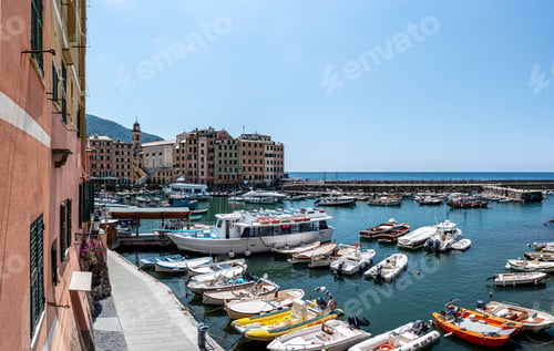 Preview: Scenic view of the coastal Camogli village in Italy.