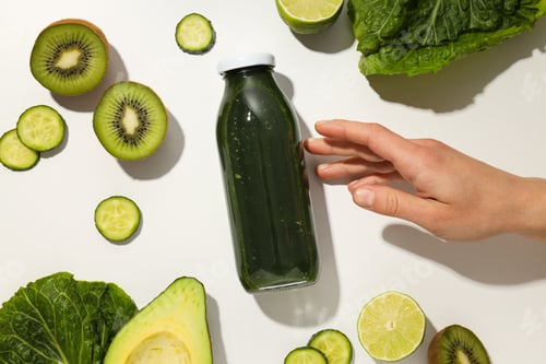 Preview: Green detox smoothie, concept of healthy nutrition and healthy lifestyle