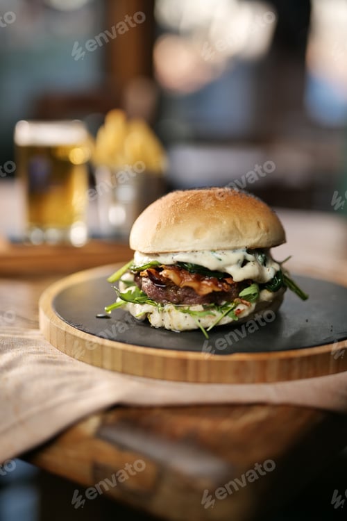Preview: tasty beef sandwich in black background