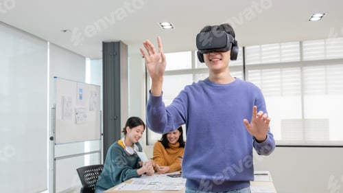 Preview: The program developer team held a brainstorming meeting to design and develop software for smart VR